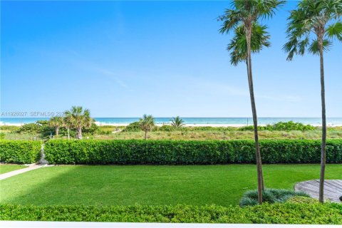 Copropriété à vendre à Miami Beach, Floride: 2 chambres, 130.99 m2 № 1990058 - photo 18