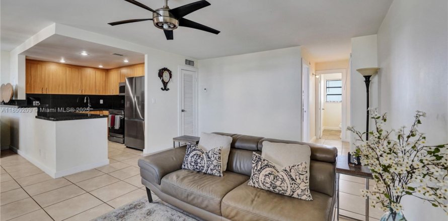 Condominio en Hollywood, Florida, 1 dormitorio № 1854929