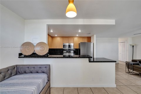 Condominio en venta en Hollywood, Florida, 1 dormitorio, 78.97 m2 № 1854929 - foto 28