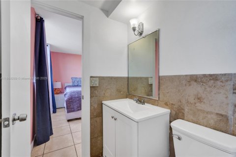 Condominio en venta en Hollywood, Florida, 1 dormitorio, 78.97 m2 № 1854929 - foto 11