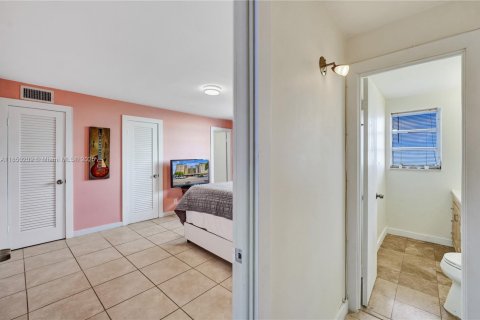 Condominio en venta en Hollywood, Florida, 1 dormitorio, 78.97 m2 № 1854929 - foto 8