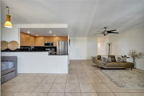 Condominio en venta en Hollywood, Florida, 1 dormitorio, 78.97 m2 № 1854929 - foto 6