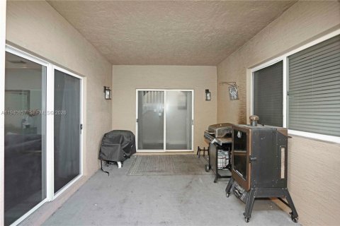 Купить виллу или дом в Хомстед, Флорида 4 спальни, 255.76м2, № 1998514 - фото 5