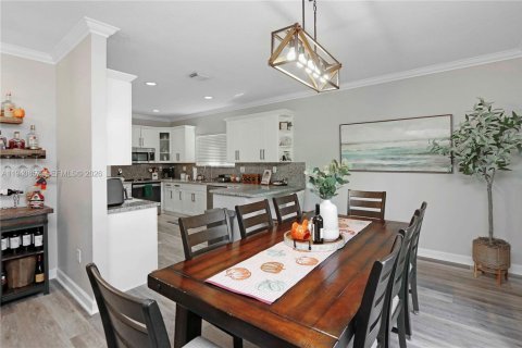 Купить виллу или дом в Хомстед, Флорида 4 спальни, 255.76м2, № 1998514 - фото 16