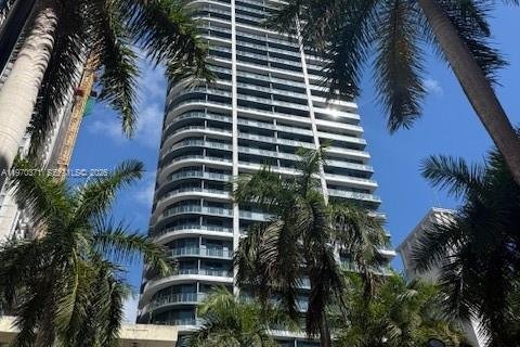 Estudio en el Condominio en Miami, Florida  № 2080442