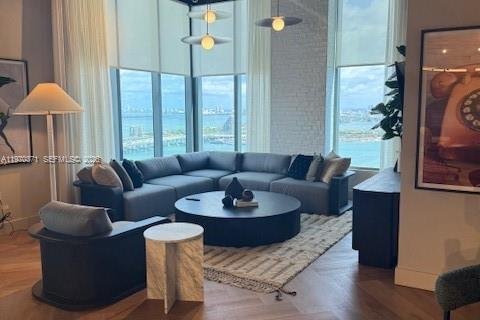 Condominio en alquiler en Miami, Florida № 2080442 - foto 17