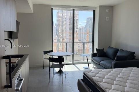 Condominio en alquiler en Miami, Florida № 2080442 - foto 3