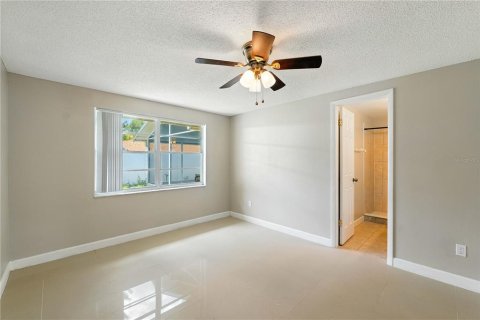 Casa en venta en Tampa, Florida, 3 dormitorios, 113.43 m2 № 1911325 - foto 19
