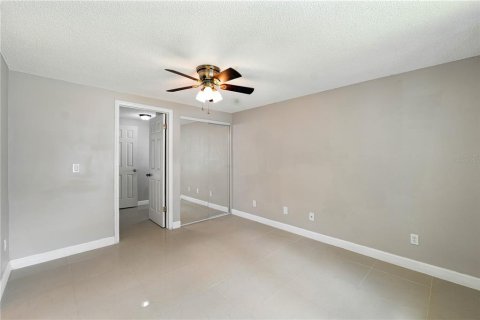Casa en venta en Tampa, Florida, 3 dormitorios, 113.43 m2 № 1911325 - foto 18