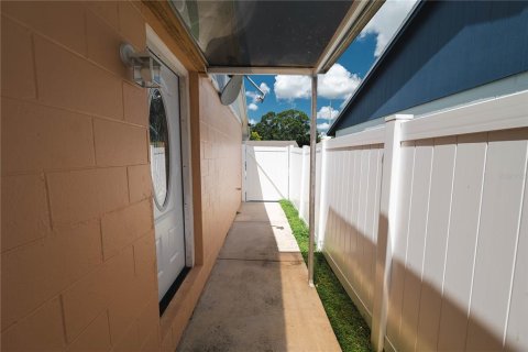 Casa en venta en Tampa, Florida, 3 dormitorios, 113.43 m2 № 1911325 - foto 29