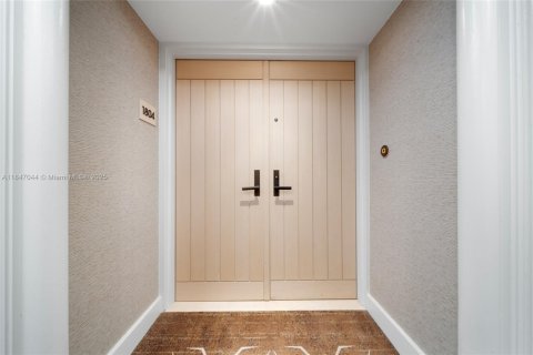 Condo in Miami, Florida, 2 bedrooms № 1935917 - photo 10