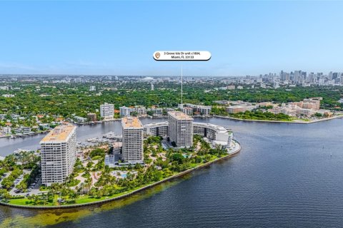 Condo in Miami, Florida, 2 bedrooms № 1935917 - photo 1