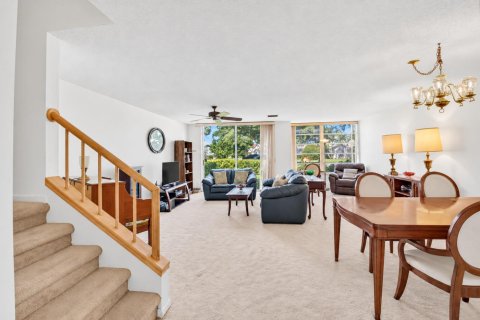 Townhouse in Boca Raton, Florida 3 bedrooms, 181.72 sq.m. № 2416123 - photo 11