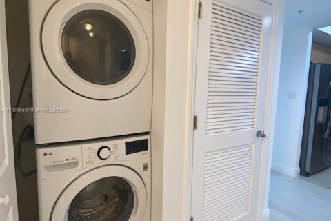 Condominio en venta en Hollywood, Florida, 2 dormitorios, 112.41 m2 № 1938250 - foto 17