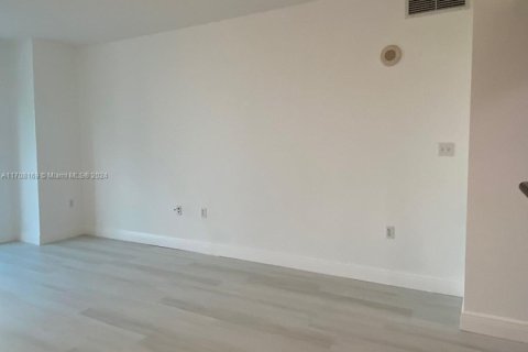 Condominio en venta en Hollywood, Florida, 2 dormitorios, 112.41 m2 № 1938250 - foto 12