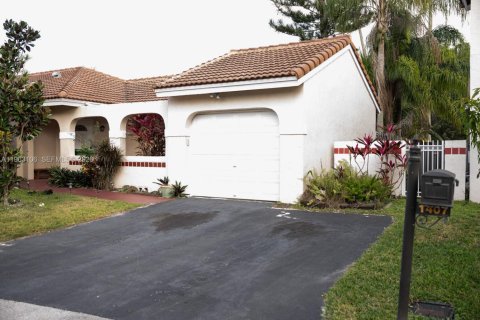 Дом в Уэстон, Флорида 3 спальни, 120.4м2 № 2026291