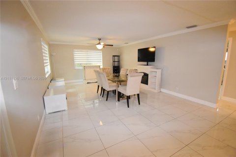 Villa ou maison à vendre à Davie, Floride: 4 chambres, 173.73 m2 № 2431377 - photo 3