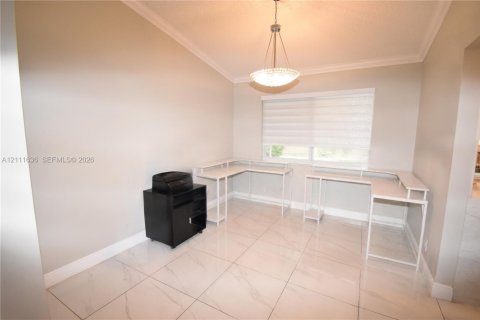Villa ou maison à vendre à Davie, Floride: 4 chambres, 173.73 m2 № 2431377 - photo 5