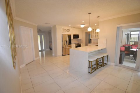 Villa ou maison à vendre à Davie, Floride: 4 chambres, 173.73 m2 № 2431377 - photo 2