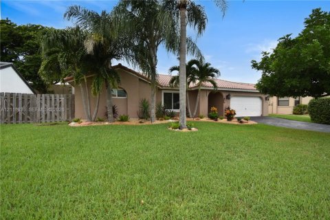 Villa ou maison à Davie, Floride 4 chambres, 173.73 m2 № 2431377