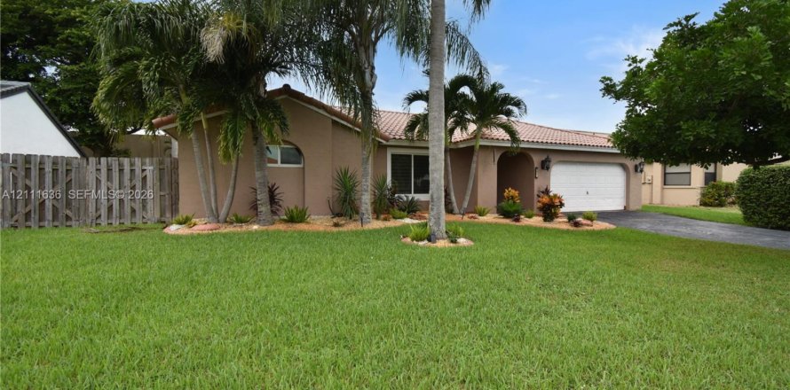 Villa ou maison à Davie, Floride 4 chambres, 173.73 m2 № 2431377