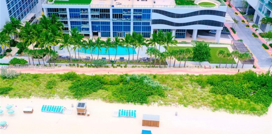 Condo à Miami Beach, Floride, 2 chambres  № 2169855