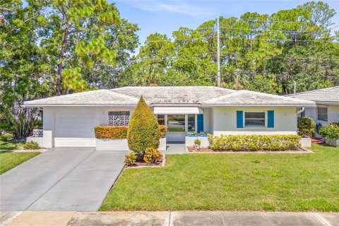 Villa ou maison à vendre à Pinellas Park, Floride: 2 chambres, 146.41 m2 № 1846890 - photo 1