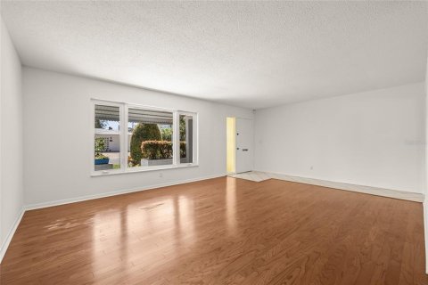 Villa ou maison à vendre à Pinellas Park, Floride: 2 chambres, 146.41 m2 № 1846890 - photo 30