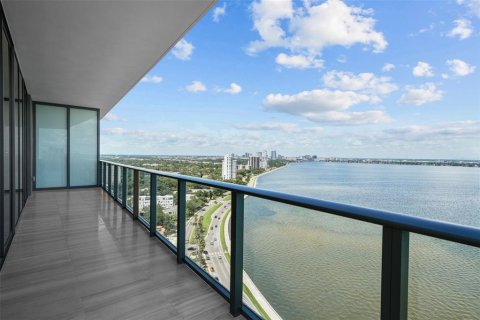 Condominio en alquiler en Tampa, Florida, 3 dormitorios, 273.13 m2 № 2356189 - foto 7
