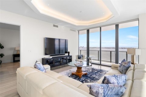 Condominio en alquiler en Tampa, Florida, 3 dormitorios, 273.13 m2 № 2356189 - foto 14