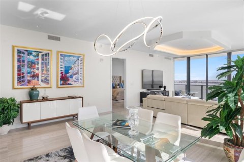 Condominio en alquiler en Tampa, Florida, 3 dormitorios, 273.13 m2 № 2356189 - foto 20
