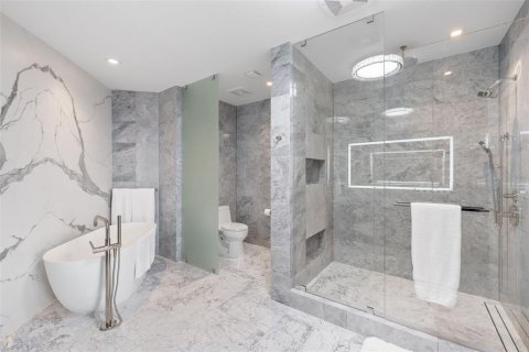 Condominio en alquiler en Tampa, Florida, 3 dormitorios, 273.13 m2 № 2356189 - foto 30