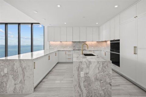 Condominio en alquiler en Tampa, Florida, 3 dormitorios, 273.13 m2 № 2356189 - foto 24