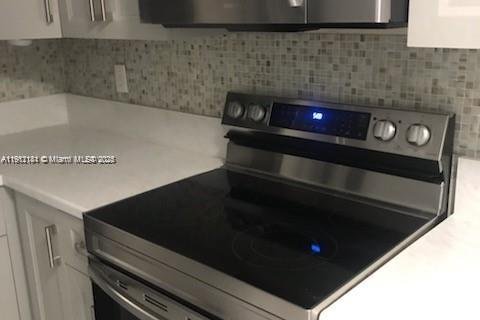 Снять в аренду таунхаус в Майами, Флорида 3 спальни, 103.12м2, № 1968164 - фото 9