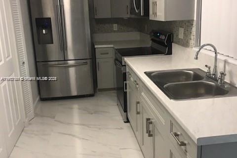 Снять в аренду таунхаус в Майами, Флорида 3 спальни, 103.12м2, № 1968164 - фото 10