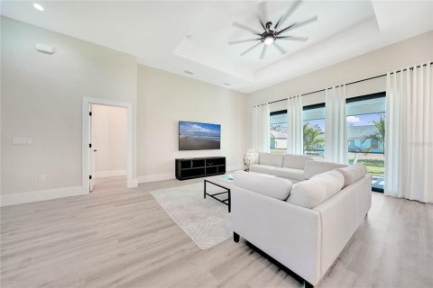 Villa ou maison à louer à North Port, Floride: 3 chambres, 160.44 m2 № 1390139 - photo 9