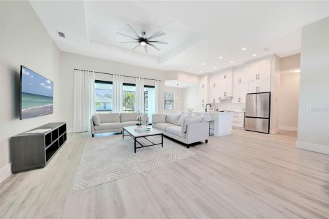 Villa ou maison à louer à North Port, Floride: 3 chambres, 160.44 m2 № 1390139 - photo 11