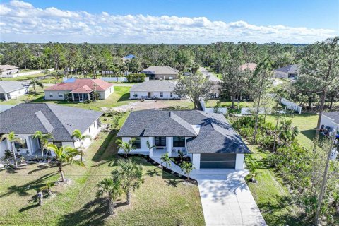 Villa ou maison à louer à North Port, Floride: 3 chambres, 160.44 m2 № 1390139 - photo 4