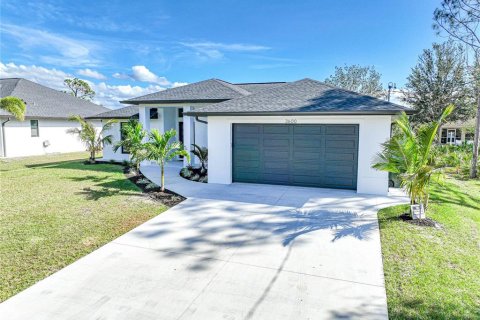 Villa ou maison à louer à North Port, Floride: 3 chambres, 160.44 m2 № 1390139 - photo 2