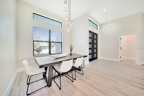 Villa ou maison à louer à North Port, Floride: 3 chambres, 160.44 m2 № 1390139 - photo 18