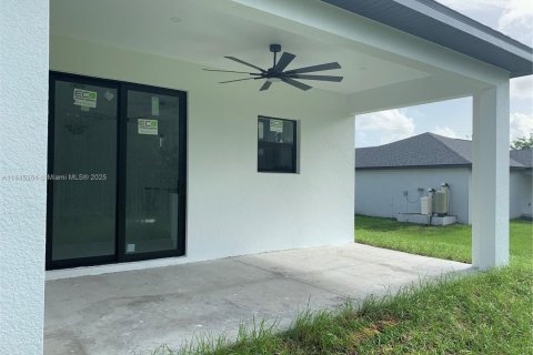 House in Lehigh Acres, Florida 3 bedrooms № 1850622 - photo 27