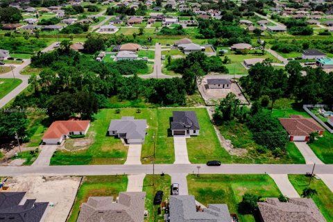 House in Lehigh Acres, Florida 3 bedrooms № 1850622 - photo 28