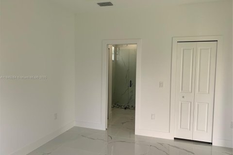 House in Lehigh Acres, Florida 3 bedrooms № 1850622 - photo 11