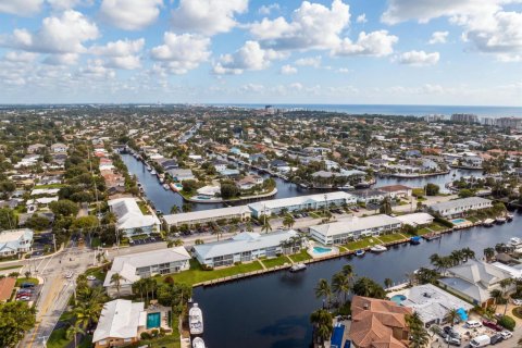 Condo in Lighthouse Point, Florida, 2 bedrooms  № 2381419 - photo 30