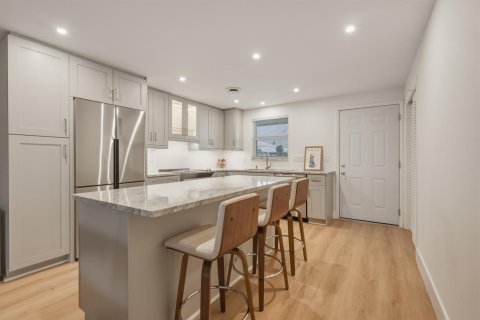 Condo in Lighthouse Point, Florida, 2 bedrooms  № 2381419 - photo 10