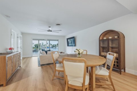 Condo in Lighthouse Point, Florida, 2 bedrooms  № 2381419 - photo 12