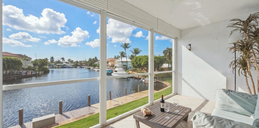 Condo in Lighthouse Point, Florida, 2 bedrooms  № 2381419