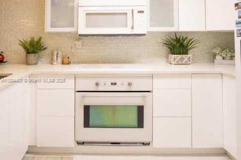 Condo in Doral, Florida, 2 bedrooms  № 1932649 - photo 5