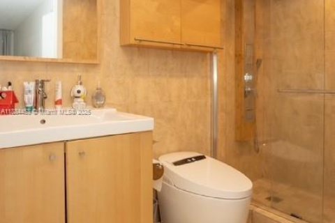 Condo in Doral, Florida, 2 bedrooms  № 1932649 - photo 10