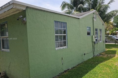 Villa ou maison à vendre à Miami, Floride: 3 chambres, 80.36 m2 № 1980411 - photo 11